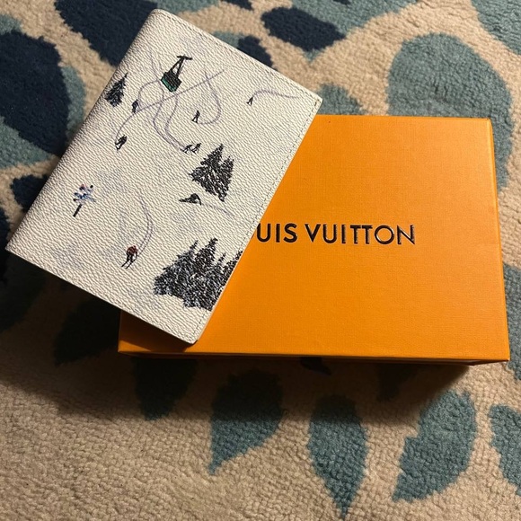 Louis Vuitton Other - Louis Vuitton White Ski Seasonal Passport Holder